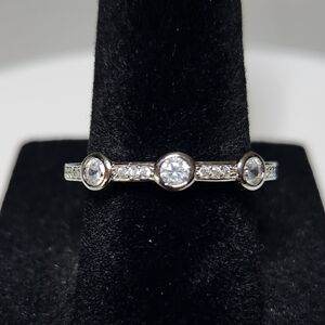 Pretty Bird Jewelry White Gold Plated Adjustable Band Ring With Crystals